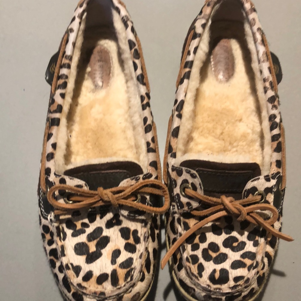 Sperry sheepskin lined leopard slip-ons